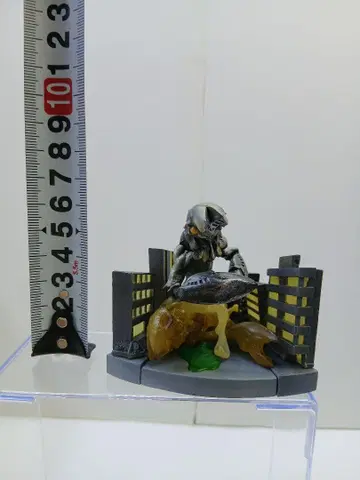 괴수 피규어 도시 파괴 장면 약 10cm