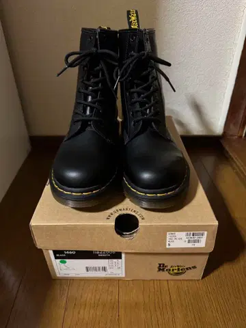 닥터 마틴 1460 블랙 부츠