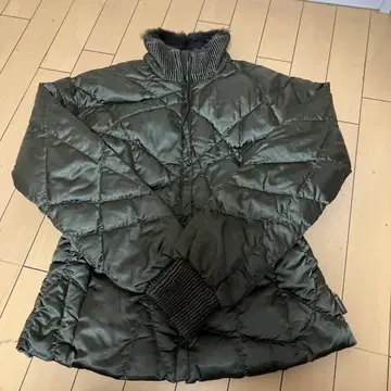 MONCLER 올리브 그린 다운 자켓