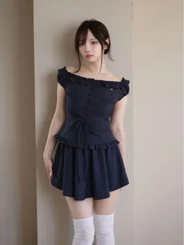 andmary Matilda frill set up