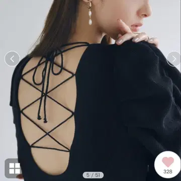 스나이델 백 오픈 컷 원피스