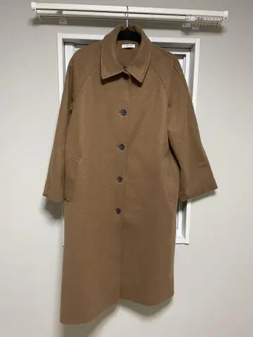 브라운 롱 코트 단추식