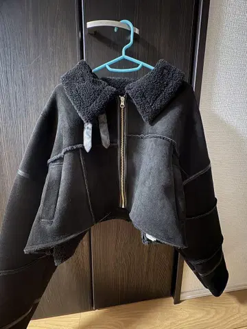 W.W.G. 블랙 무스탕 코트