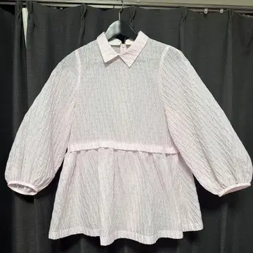 유나이티드 애로우즈 핑크색 카라 부착 칠부 소매 블라우스 사이즈 36