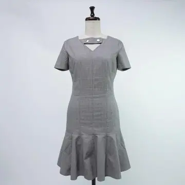 새상품급 CARVEN 디자인 넥 플레어 원피스 블랙 화이트 사이즈 36
