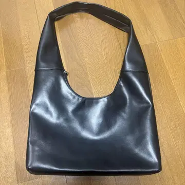studious Oversize leather shoulder bag
