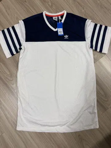 adidas 반팔 T셔츠 M 사이즈 네이비 화이트