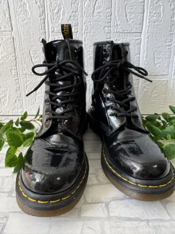 Dr.Martens 24cm 에나멜 닥터마틴 8홀