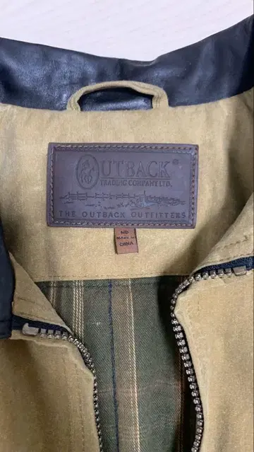 OUTBACK 카키 자켓