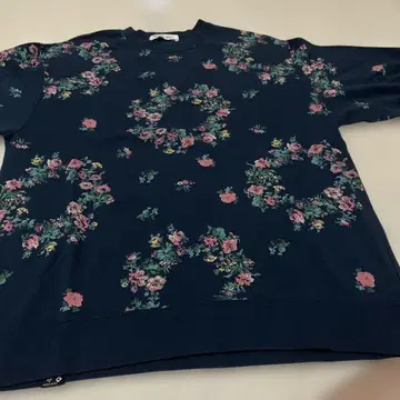 슈퍼 하카 네이비 꽃무늬 반팔 트레이닝복 미사용 새상품