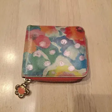 츠모리치사토 꽃무늬 가죽 접이식 지갑