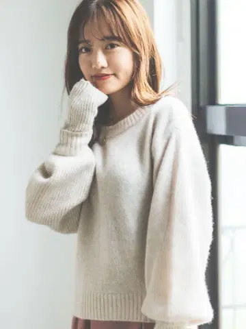 [ 새상품급 ] cohina 라쿤 크루넥 니트 풀오버 아이보리