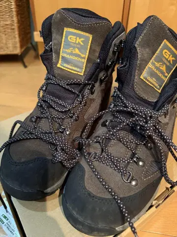 캐러밴 GORE-TEX 등산화 다크 브라운 사이즈 25cm EEE