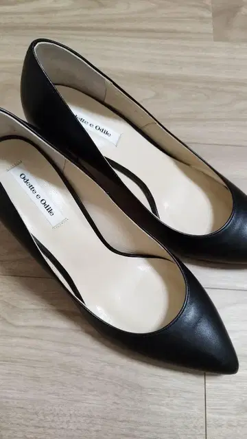 Odette e Odile 스틸레토 펌프스 중간 힐