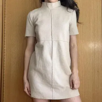 zara 베이지 하이넥 반팔 니트 원피스