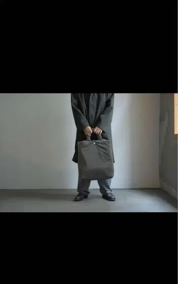 omar afridi PADDED TOTE BAG 22aw