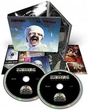 스콜피온즈 / 블랙 아웃 [디럭스 에디션 BSCD2+DVD]