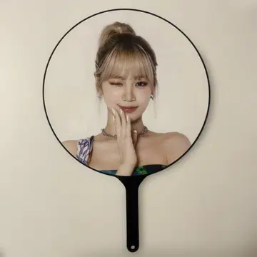 LESSERAFIM 채원 부채 FEARNADA 2024