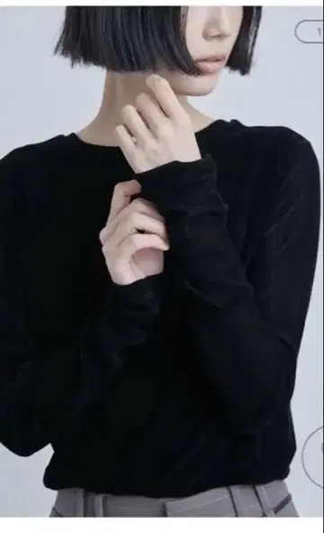 플로키 튤 트위스트 티셔츠 MIESROHE