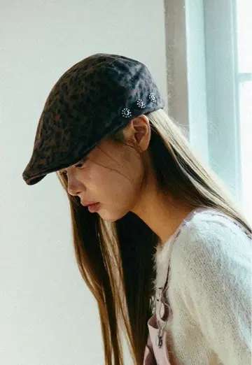 KOOKEESEE Suede Studded Hunting Cap