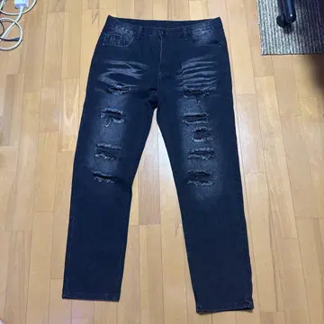 데미지 가공 블랙 데님 팬츠
