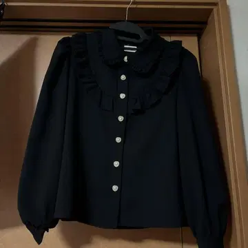 evelyn 에블린 하트 버튼 BS 블라우스 블랙