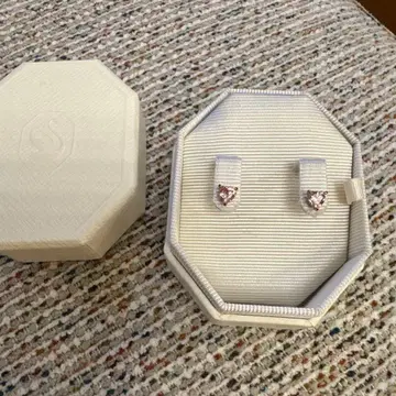 스와로브스키 하트 모양 핑크 스터드 귀걸이