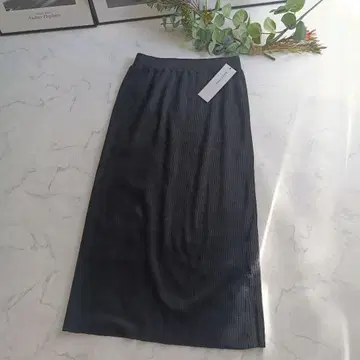 미사용 새상품 바빌론 리브 니트 롱 스커트 슬릿 블랙