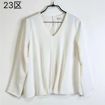 23구 턱 포함 V넥 블라우스