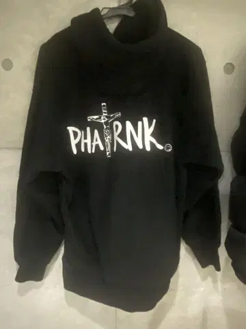 PHARNK 블랙 후드 부착 후드티