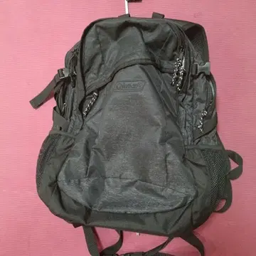 블랙 백팩 심플한 디자인