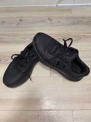 언더아머 러닝화 업 슈즈 트레이닝 슈즈 UA