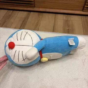 도라에몽 봉제 인형 엎드려 자는 모습