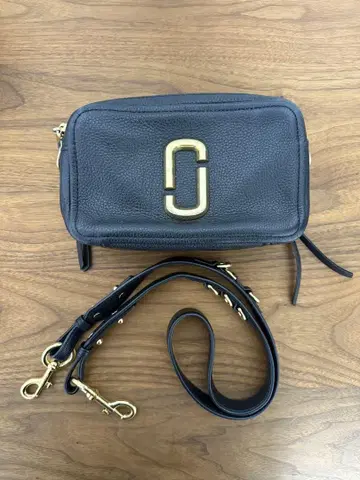 MARC JACOBS 블랙 숄더백