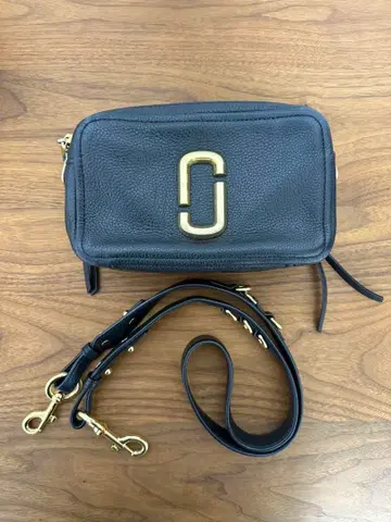 MARC JACOBS 블랙 숄더백