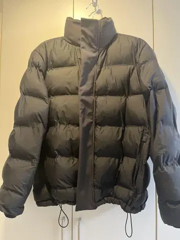 Calvin Klein 블랙 다운 자켓