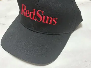 이니셜D RedSuns 남성용 캡 블랙