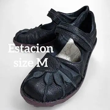 1526 Estacion 꽃 모티브 스트랩 통굽 펌프스 M