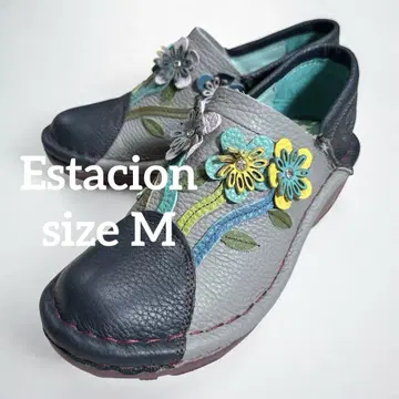 1528 Estacion 꽃 입체 모티브 천연 가죽 통굽 펌프스 M