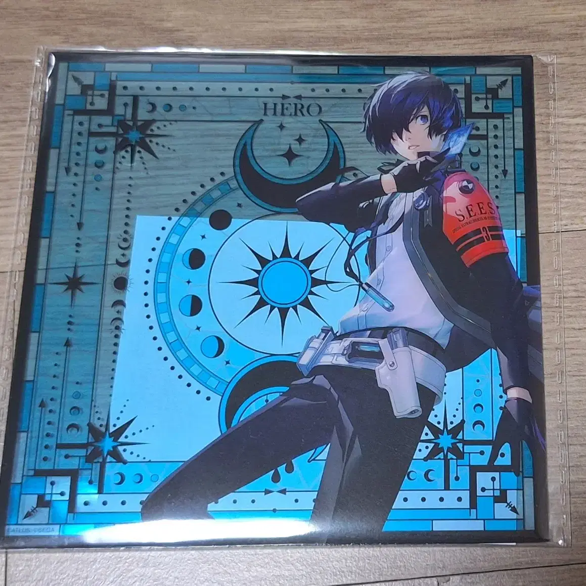 2월 2일 발매! 『페르소나3 리로드』 의 최신 정보! https://t.co/CSc1pU8Hjs 메인 캐릭터 3인방의 신전투복 아트  공개! 이오리 준페이(CV.Kohsuke Toriumi) 무기: 양손검 전용 페르소나: 헤르메스 특기 스킬: 화염 속성, 참격 속성  테우르기아: 버스트 스윙 #, image size:1159x1159