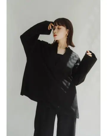 [ Knuth Marf ] label keyneck tops black
