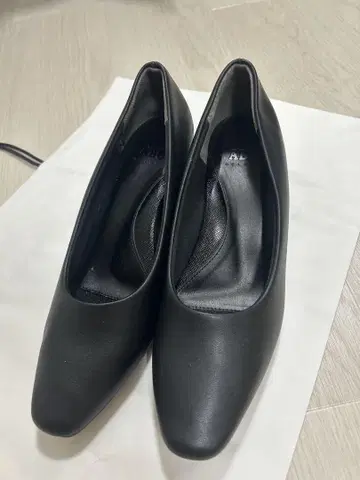 블랙 하이힐 업무 관혼상제
