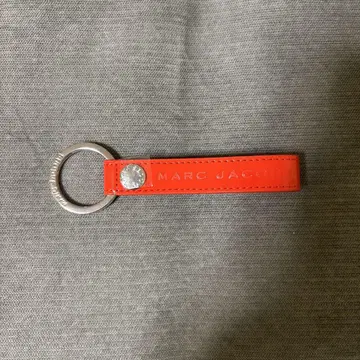 MARC JACOBS 오렌지 가죽 키링 마크제이콥스