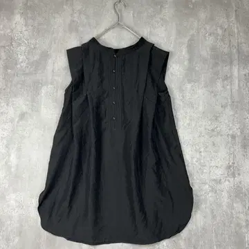 블랙 슬리브리스 셔츠
