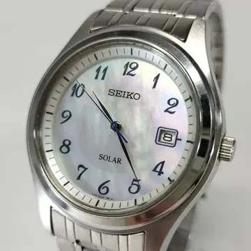 [ 작동 새상품급 ] SEIKO 화이트 쉘 솔라 시계 V145-0BS0