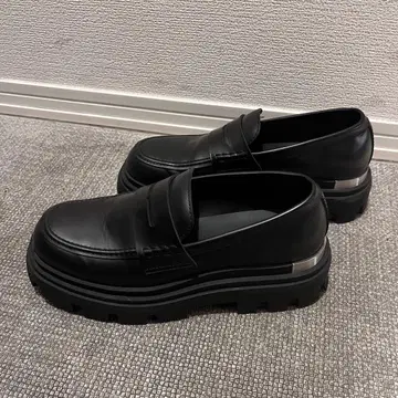 ZARA 블랙 통굽 청키 로퍼
