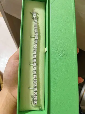 SWAROVSKI 스와로브스키 밀레니아 팔찌