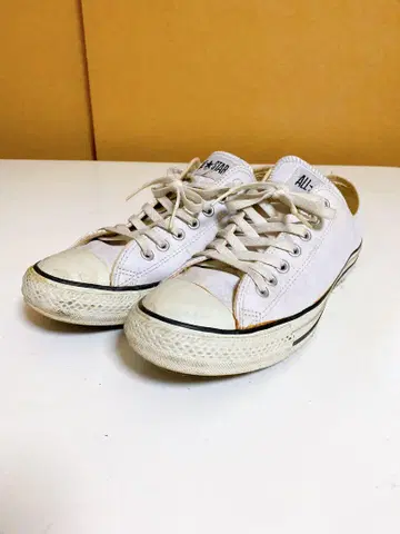 컨버스 올스타 화이트 가죽 로우컷 스니커즈 28cm