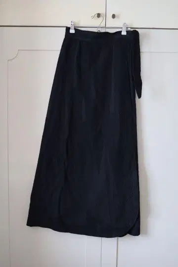 블랙 롱 랩 스커트
