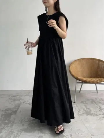 CAPRICIEUX LE'MAGE 슬리브리스 롱 원피스 블랙 미사용